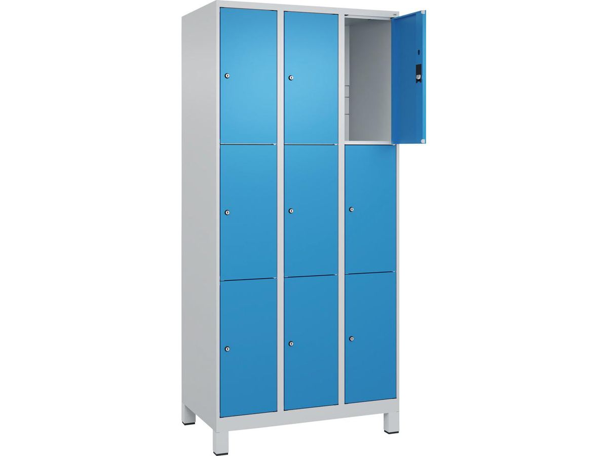 C+P Fächerschrank CLASSIC, Füße 1950x900x500mm, 7035/5012, 3x3 Fächer